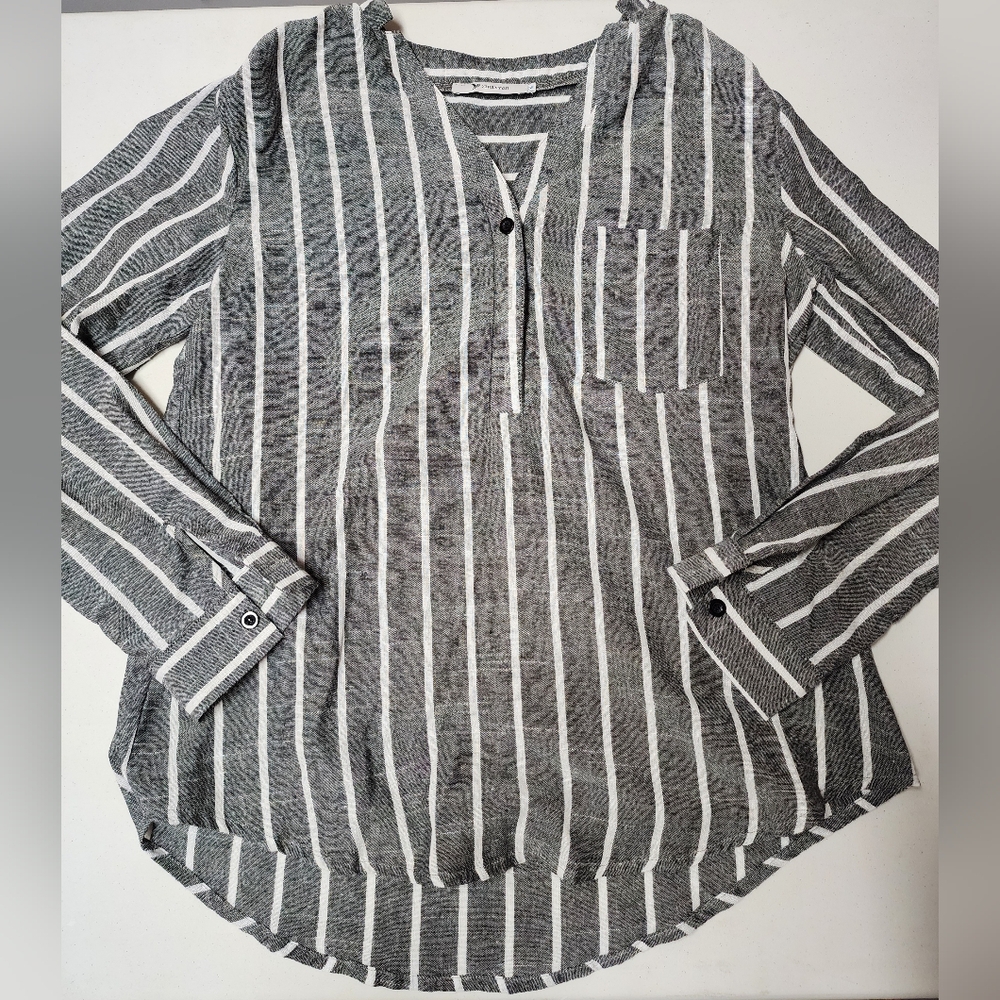 Yidarton Womens Grey/White Striped Long Sleeve Button Up Shirt V-Neck Sz Medium